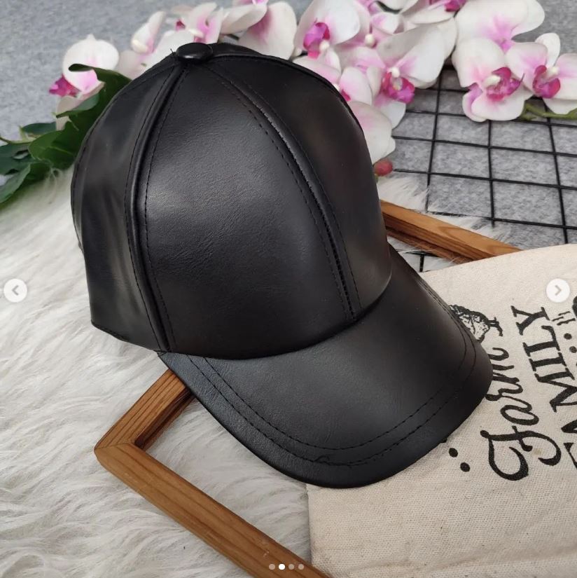 کلاه چرم اسپورت - اسم پیج لباس زنانه در اینستاگرام